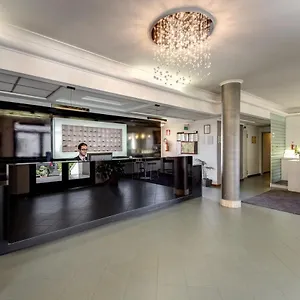 https://alba-hotel-rome-00169.it-romehotels.com