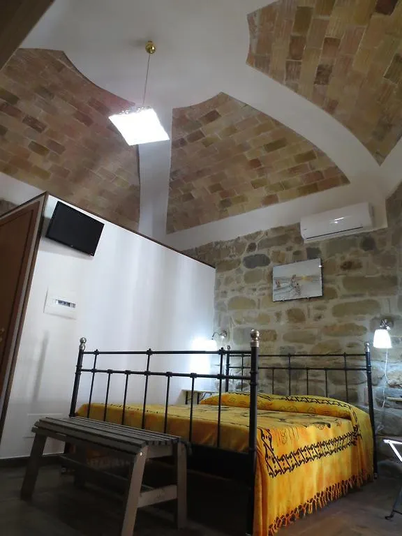 Aurora Bed And Breakfast Santo Stefano di Camastra Bed & Breakfast