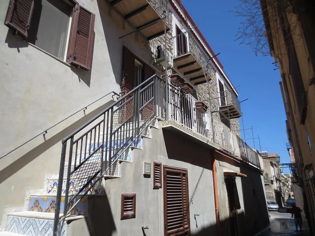 Aurora Bed And Breakfast Santo Stefano di Camastra Bed & Breakfast