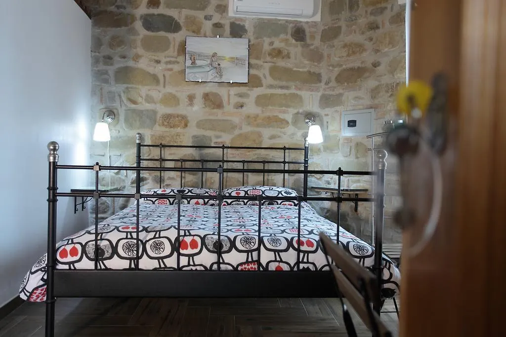 Bed & Breakfast Aurora Bed And Breakfast Santo Stefano di Camastra Italy